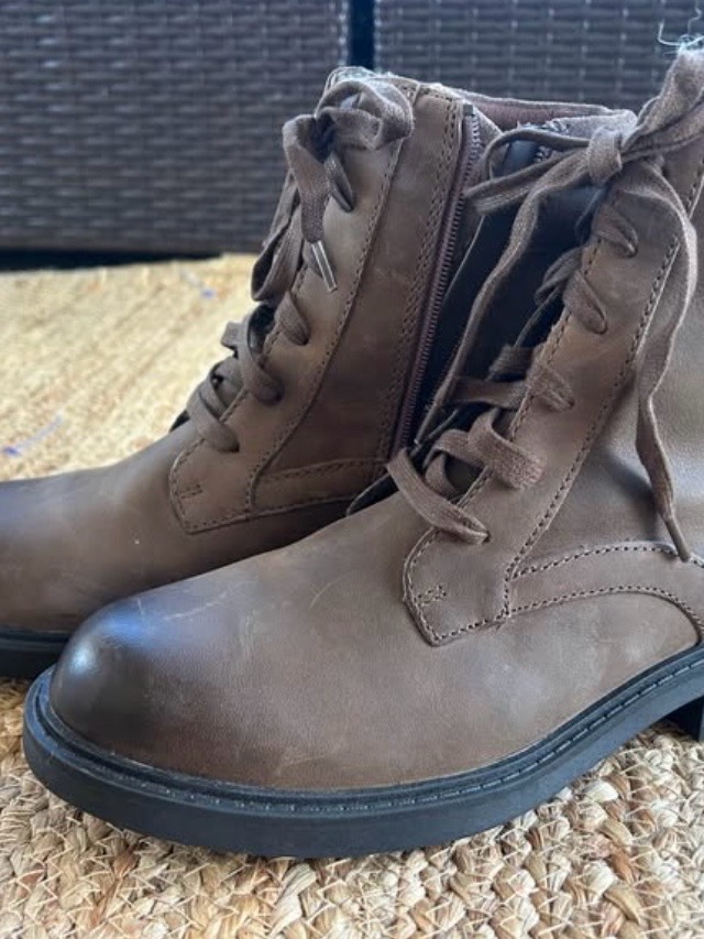 Clarks Women’s Brown Chukka Lace-Up Boots